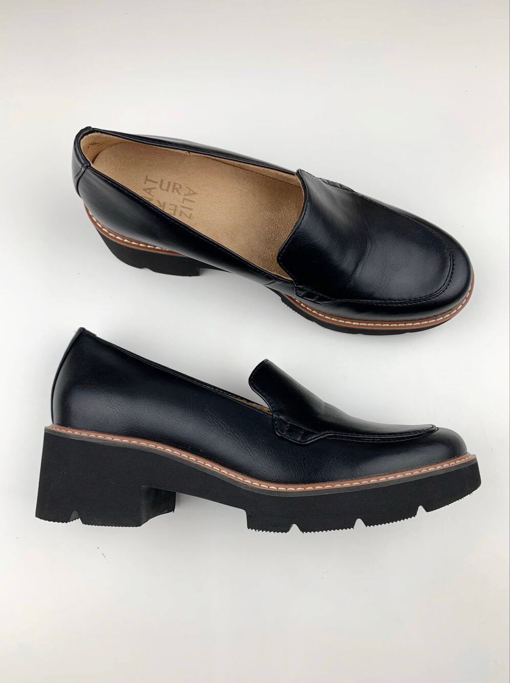 Naturalizer Cabaret Loafers Black Faux Leather Slip On Comfort Shoes Women's 7.5